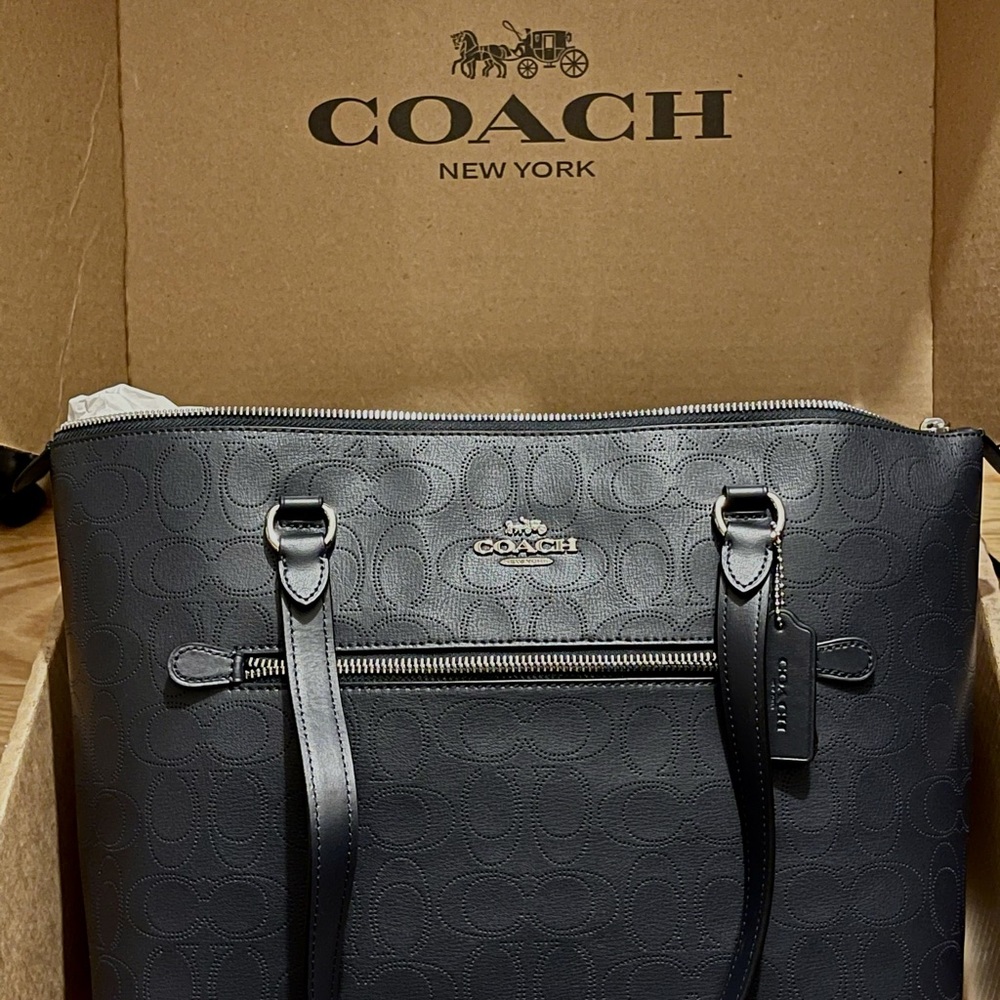 GALLERY TOTE in SIGNATURE LEATHER - Picture 6 of 15